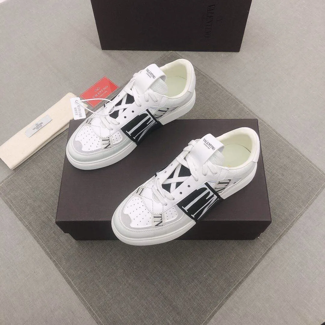 P440▫️V L7N spring and summer 🆕calf leather strap sneakers, no man should be able to refuse this style, classic color, so handsome! Purchase a high-precision replica of the original version to instantly sell off the market currency! 6 VLTN logo rubber effect straps - Valentino Garavani Logo printed on the back and tongue, all materials are customized to ensure quality! Size: 38/45 No. 018